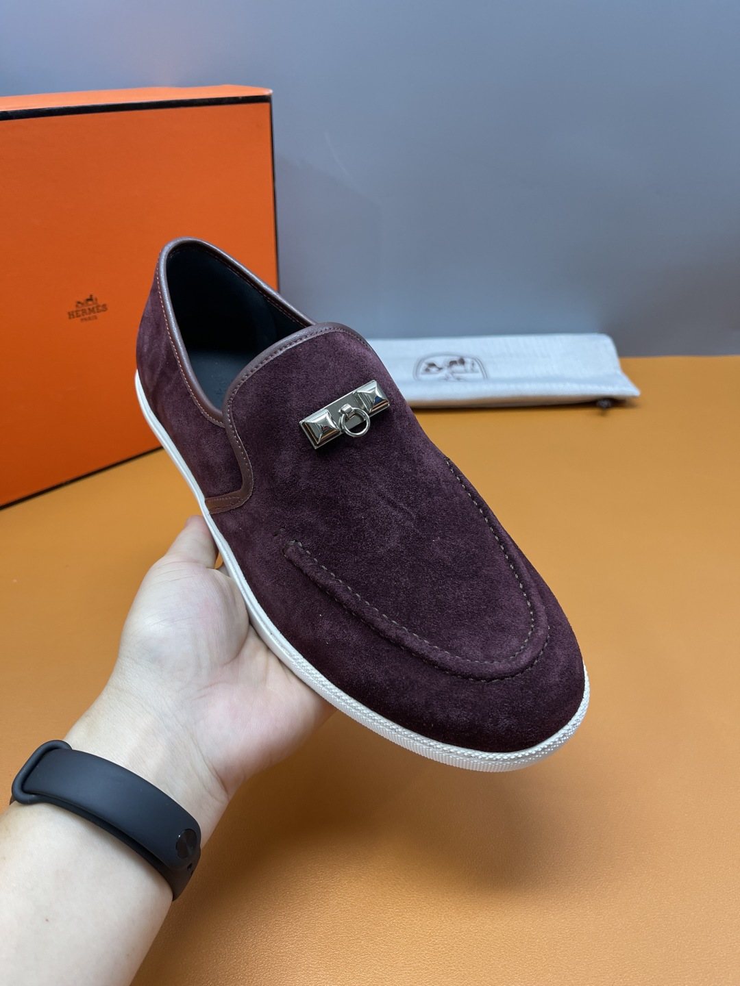 Hermès Mind Men's Buckle-Detail Loafers